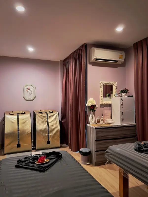 ห้องทรีทเม้นท์พร้อมตู้อบสมุนไพร
